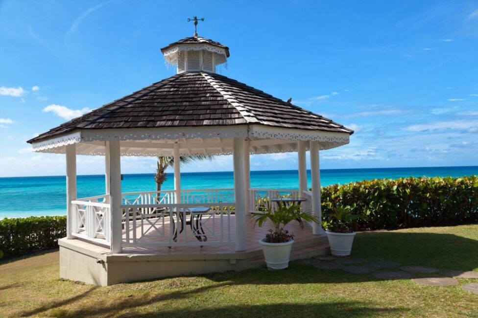 Oświetlenie altany na tarasie