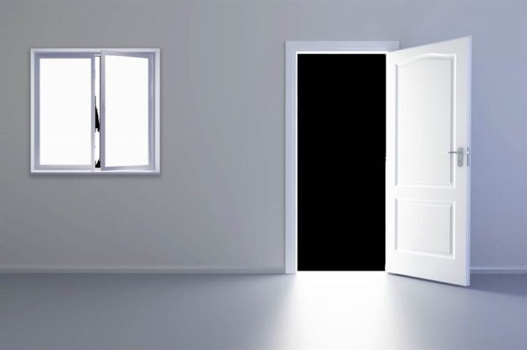 Zasłony panelowe do kuchni zamiast drzwi